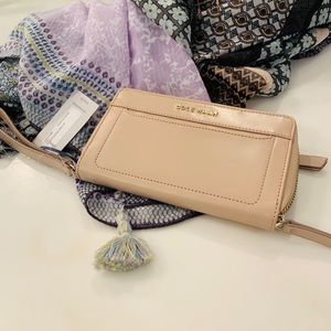 Cole Haan Phone Wristlet Wallet RFID-blocking NWT